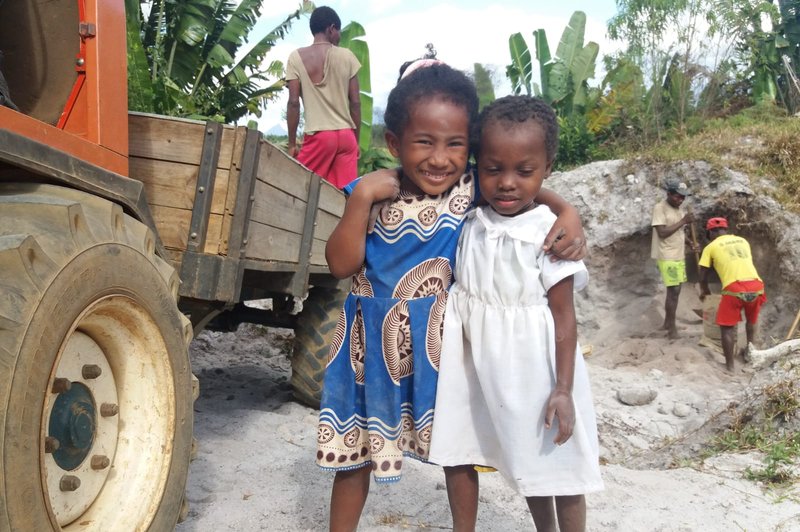 Misijonar Janez Krmelj na Madagaskarju: »Zanje je najbolj pomembno to, da niso v stiski odbiti, ampak sprejeti.« (foto: Janez Krmelj)
