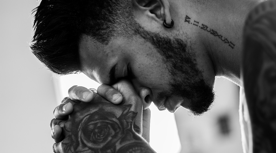 Moški, res moraš biti pogumen, da pokažeš svojo bolečino (foto: pexels)