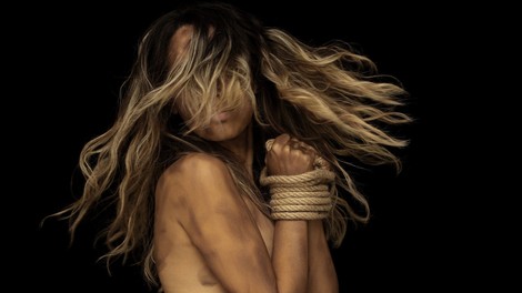 "Globoko sem pretresena nad tem, kako zlahka bomo ljudje izgubili pridobljene pravice in svoboščine"