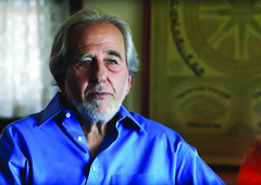 dr. Bruce H. Lipton: Raka ne povzročajo geni, temveč vedenje, ki se prenaša s staršev na otroka