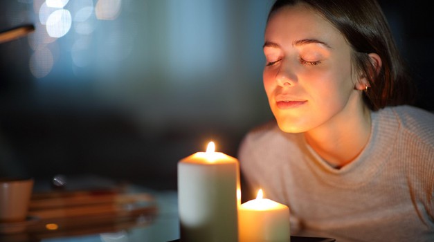 Je prižiganje svečk v domu zdravo ali strupeno? (foto: profimedia)