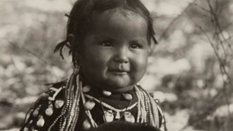 Pretresljiva oddaja "Ubij Indijanca v otroku"