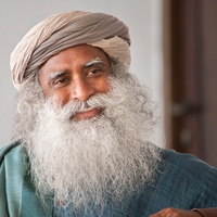 Spoznajte duhovnega guruja, ki je bogatejši od Sadhguruja. Njegovo premoženje je vredno več kot milijardo...