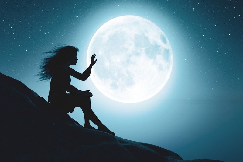 Kaj o jutrišnji polni luni pravi astrologinja? (foto: profimedia)