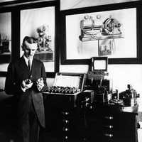 Nikola Tesla ni nikoli obiskal zdravnika: Zdravil se je sam s pomočjo ELEKTRIKE