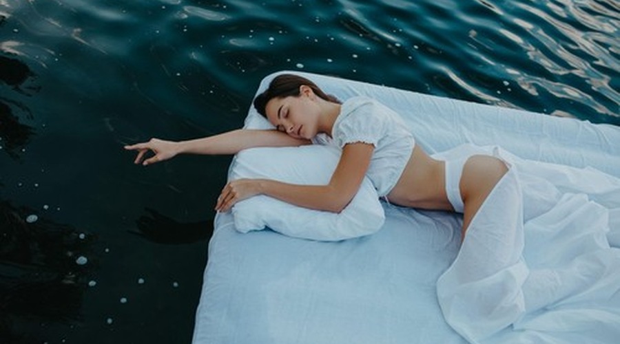 Zakaj vsakič znova sanjate isto osebo? (foto: profimedia)