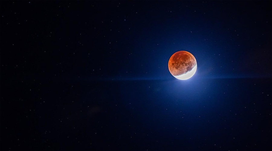 Fotografije današnjega LUNINEGA MRKA (foto: Profimedia)