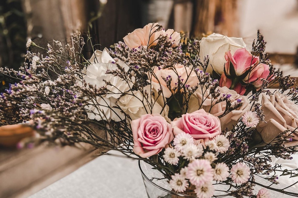 Kako v poletnih dneh poskrbeti za šopek cvetja? (foto: Promocijsko gradivo)