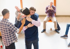 NOVI MOŠKI: Moški, ki znajo ljubiti sebe, žensko, drugega, otroke in življenje (piše terapevt)