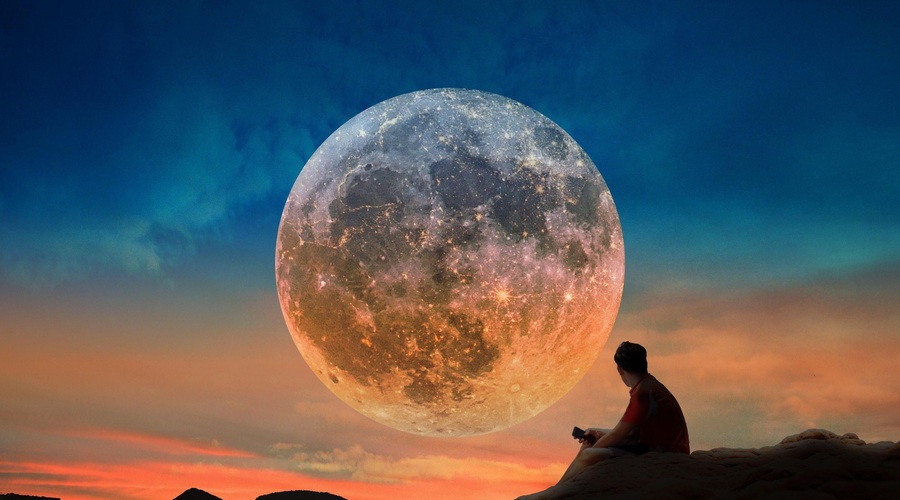 Prihaja polna luna, ki prinaša nestrpno energijo. Ohranite svoj mir in se umaknite na varno. (foto: profimedia)
