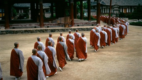 Temeplj ostal brez menihov - vsi so odšli na odvajanje od drog