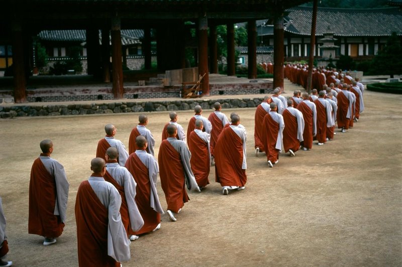 Temeplj ostal brez menihov - vsi so odšli na odvajanje od drog (foto: profimedia)