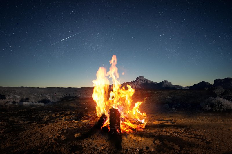 Privoščite si solsticijski obred: Vrzite v ogenj vse, kar ni dobro (foto: shutterstock)