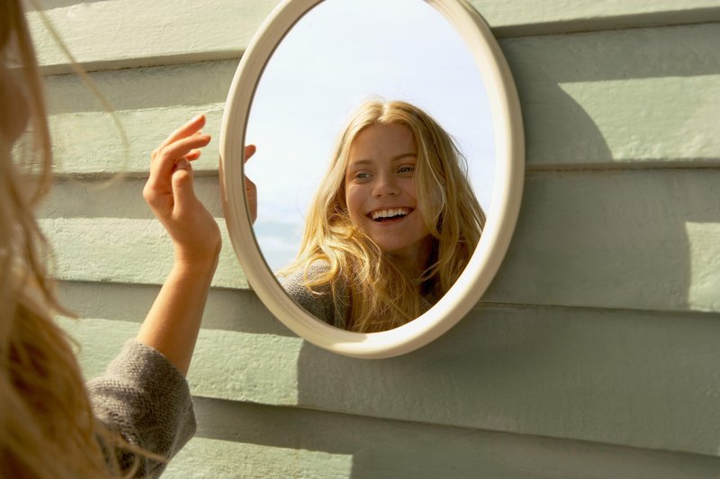 Te 3 reči zjutraj izgovorite pred ogledalom in opazujte, kako se dvigne raven vaše energije! (foto: Profimedia)
