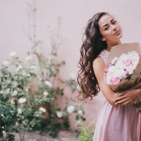 Ženstvenost ni v tem, da smo brezhibno urejene, ampak v tem, da smo povezane s seboj!