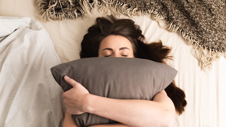 5-minutni psihološki trik, ki vam bo pomagal hitreje zaspati (foto: Profimedia)