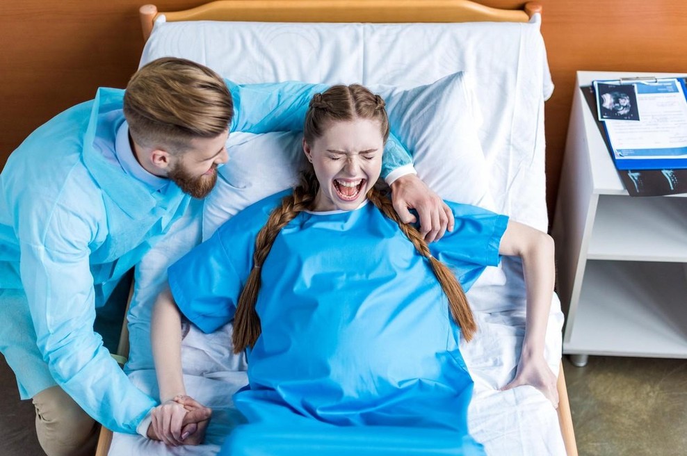 Je kralj Ludvik XIV razlog, da ženske danes večinoma rojevajo leže? (foto: profimedia)