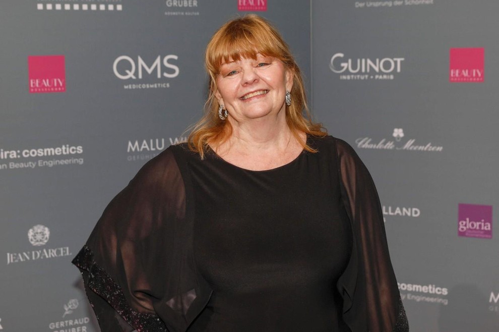 Ena od njenih zadnjih večkrat omenjenih vlog je v nemško-švedski kriminalni seriji Der Kommissar und das Meer (v angleškem prevodu …