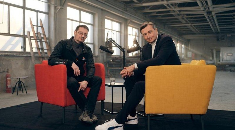 Borut Pahor je v podkastu gostil Jureta Kneza (foto: Sami Rahim)
