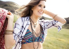 TO je zmotni razlog, zaradi katerega se veliko žensk ne upa povezati s svojo ŽENSKO ENERGIJO