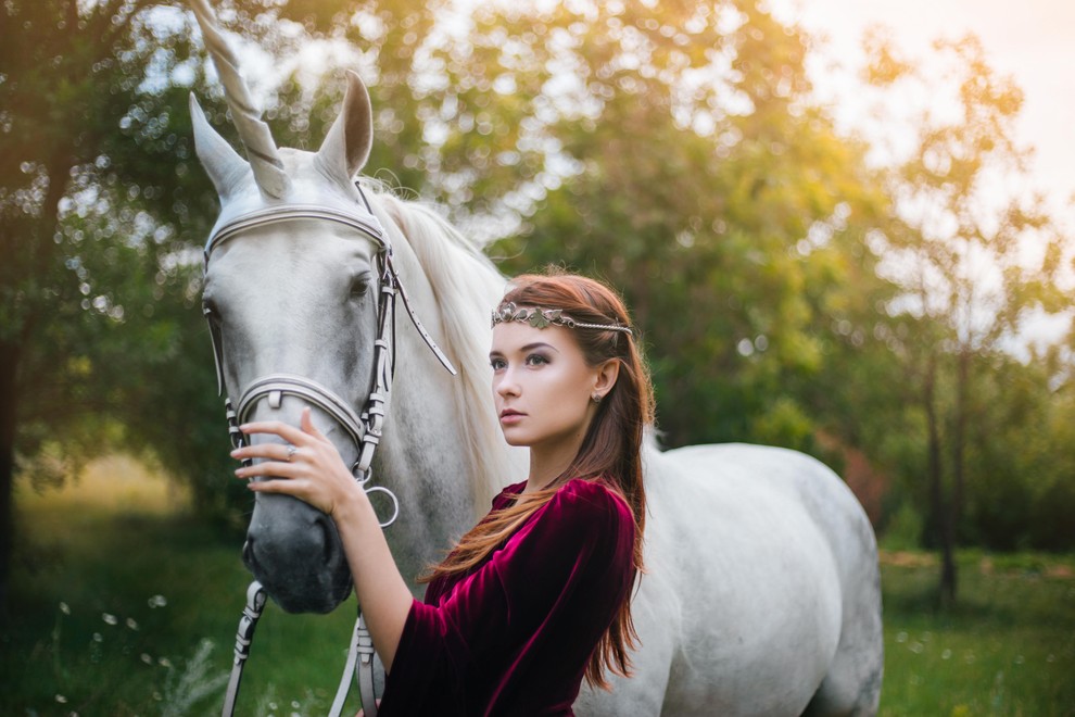 Junij je že v polnem teku, ta mesec pa trem znamenjem zodiaka prinaša posebne izzive. Preverite, katerim.