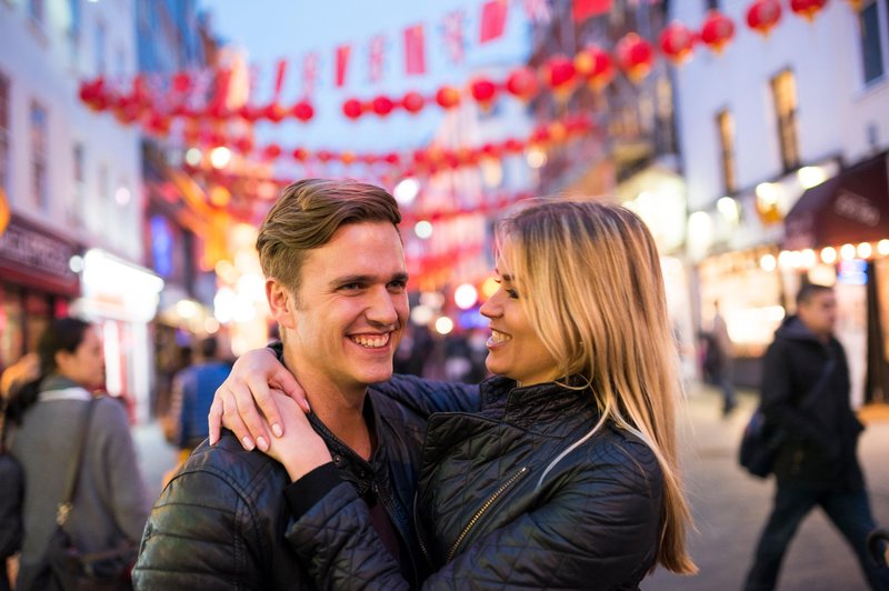 Katerim kitajskim znamenjem se bo nasmehnila sreča v ljubezni? (foto: Profimedia)
