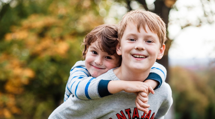 Kakšne posledice nosijo otroci, če starši favorizirajo enega otroka? (foto: shutterstock)