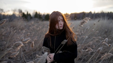 12 afirmacij, ki lahko pomirijo vašo anksioznost