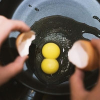 Kaj pomeni, če dobite jajce z dvojnim rumenjakom?