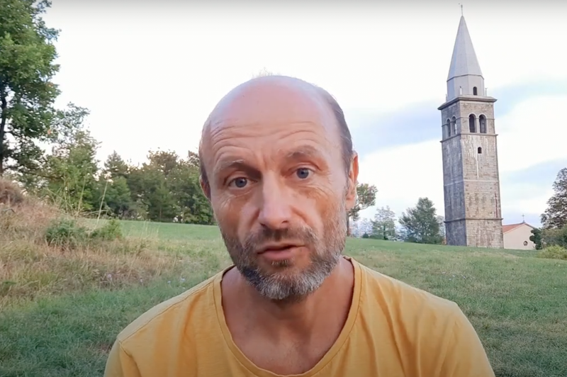 Nara Petrovič: 500-letne vode so opomnik, kako krhki smo (foto: YouTube Nara Petrovič)
