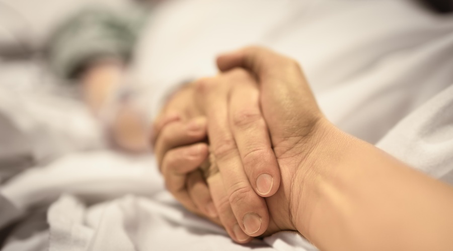 Močna zgodba o podpori v zadnjih trenutkih življenja (foto: Shutterstock)
