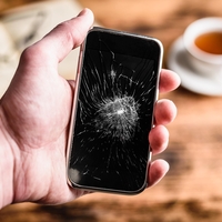 Kakšen je duhovni pomen tega, da se vam razbije EKRAN na telefonu?