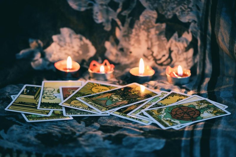 Kaj vaše znamenje čaka za vikend? (TAROT)