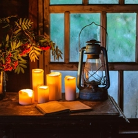 31. oktober: Na to noč se duše vračajo v svoje zemeljske domove