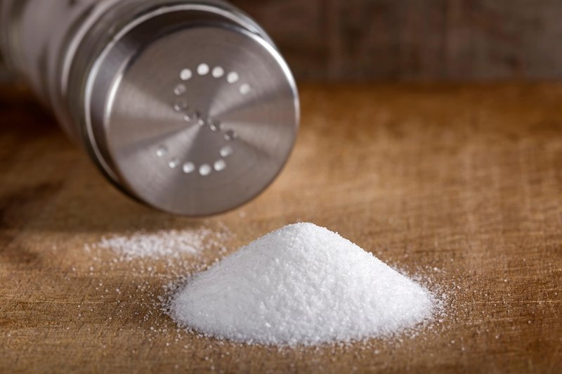 Zakaj posipati sol v kot sobe? (foto: shutterstock)