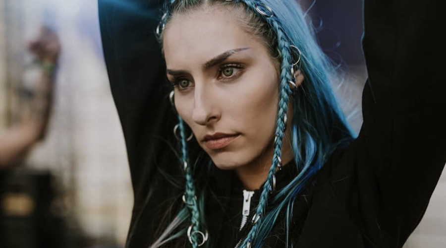 Pevka Raiven priporoča: "Če razmišljate o obisku psihoterapije, preberite te tri knjige" (foto: Instagram @raivenofficial (Posnetek zaslona))