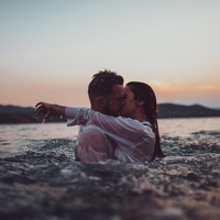 Izberite tistega, ki pomiri vaše srce (ne tistega, ki vam da metuljčke v trebuhu)