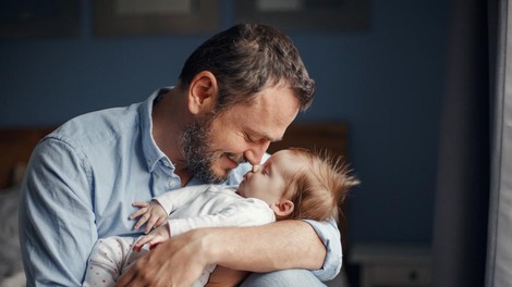 Študija kaže, kako se možgani novopečenih očetov spremenijo po rojstvu otroka