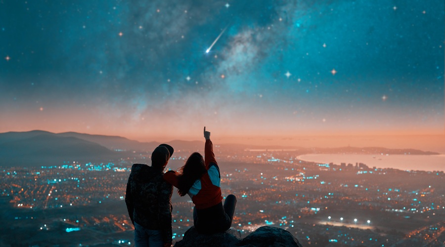 Dolgoročno zdravje naših razmerij je manj odvisno od brezosebne usode in bolj od naše pripravljenosti, da pozorno poslušamo in smo iskreni. (foto: Shutterstock)