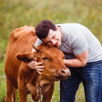 Če se želimo znebiti človeškega trpljenja, se moramo najprej znebiti trpljenja živali