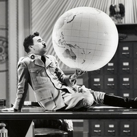 Charlie Chaplin: "Ne obupajte! Nesreča, ki nas je doletela, je le posledica pohlepa – zagrenjenosti ljudi, ki se bojijo poti človeškega napredka."