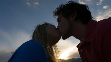 Nasveti za poljubljanje: naj bo strastno, čuječno in polno prisotno