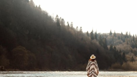 Stoicizem se temelji na velikih besedah ali zapletenih idejah. Gre za praktične nasvete, ki nam lahko pomagajo živeti bolje in občutiti več nadzora.