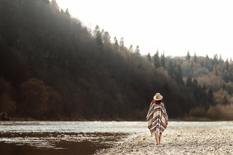 Stoicizem se temelji na velikih besedah ali zapletenih idejah. Gre za praktične nasvete, ki nam lahko pomagajo živeti bolje in občutiti več nadzora. (foto: Shutterstock)