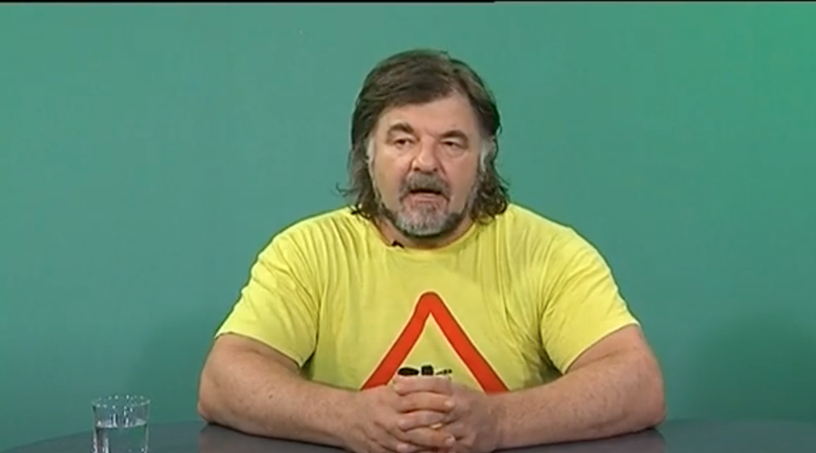 Tadej Pretner je pojasnil, kako delujejo dragi kamni, amuleti in talismani (foto: Tadej Pretner YouTube Posnetek Zaslona)