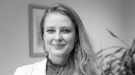 Dr. Vita Štukovnik: "Raziskave kažejo, da v Sloveniji kar 78 % mladostnikov preko tedna ne spi dovolj."