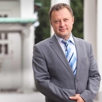 Domen Kokalj (Žale): "Za mojo babico je bil grob sveta stvar. Sedaj pa so grobovi vse slabše urejeni."