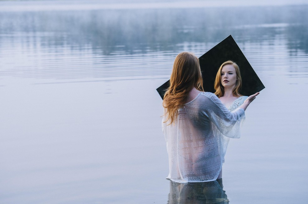 Numeroskop: "Teden pred nami prinaša še zadnja ogledala in refleksije." (foto: Profimedia)