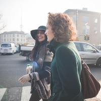 Če vam nekdo izreče te "pohvale", se za njimi lahko skriva ŽALITEV