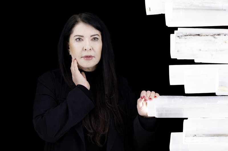 Marina Abramović o težkem otroštvu: "Moja starša sta spala zraven svojih pištol" (foto: profimedia)